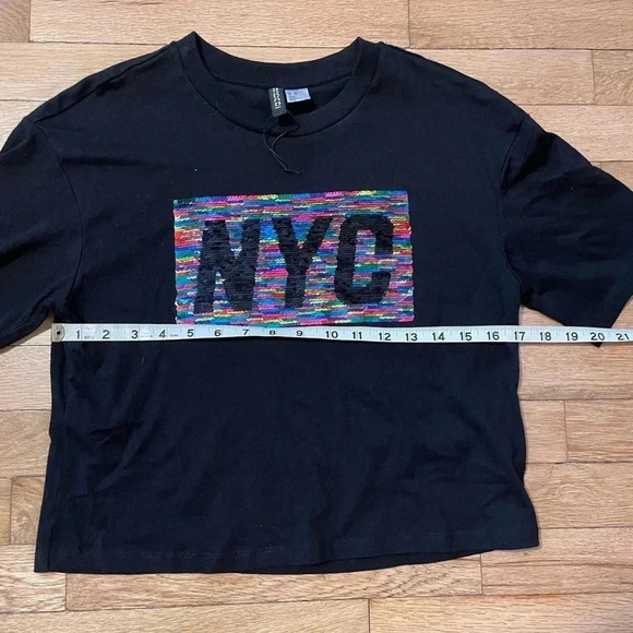 H&M Divided Oversized Crop NYC Tee W’s XS Reversible/Flip Sequins - Picture 8 of 9